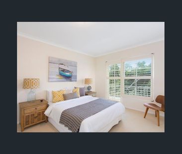 Superb townhouse in a perfect location - Photo 5