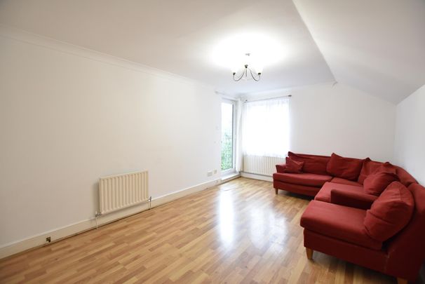 Woodside Grange, Woodside Park, London N12 - Photo 1