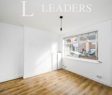 3 bedroom house to rent Leyton Avenue, Sutton-in-Ashfield, NG17 - Photo 2