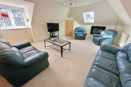 2 bedroom flat to rent - Photo 2