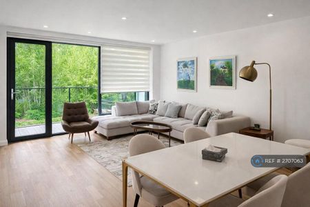 3 bedroom flat to rent - Photo 2