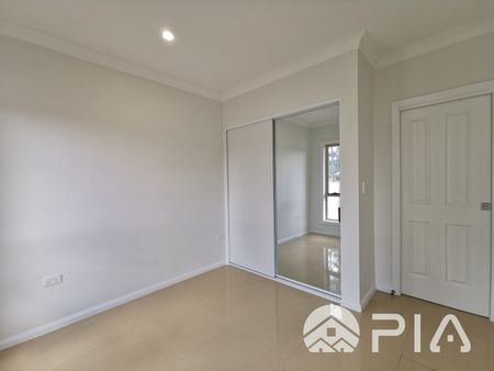 Modern 2 bedroom house For lease now!! Entrance on leftside of 97 Lansdowne Street, Parramatta - Photo 2