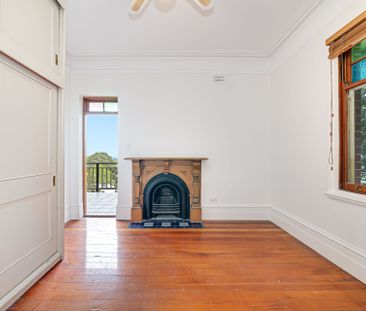 Character home in Prime Location - Photo 4