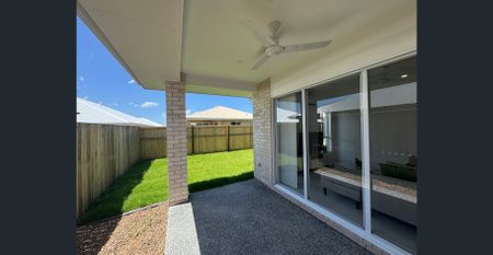 ROOMING ACCOMODATION - FULLY FURNISHED! - Photo 5