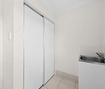 4 BEDROOM FAMILY HOME! - Photo 5