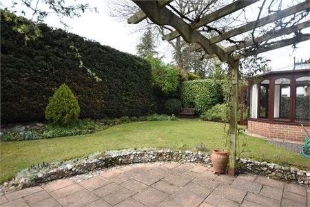 Oaks Road, Shiplake, Henley On Thames, RG9 - Photo 2