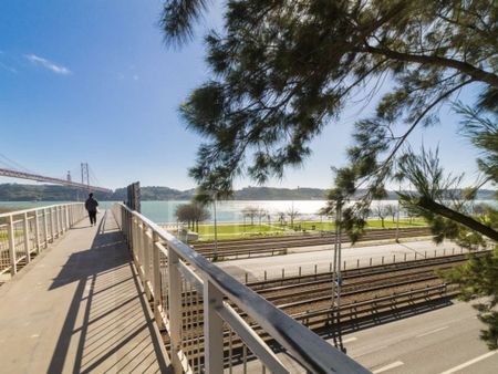 2 room luxury Flat for rent in Rua da Junqueira, Alcântara, Almada, Distrito de Setúbal - Photo 2