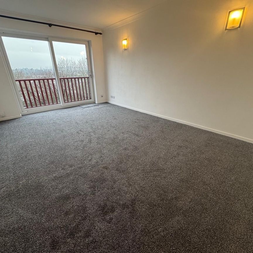 St Andrews Green, Kidderminster - Photo 1