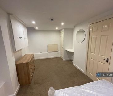 3 bedroom terraced house to rent - Photo 5