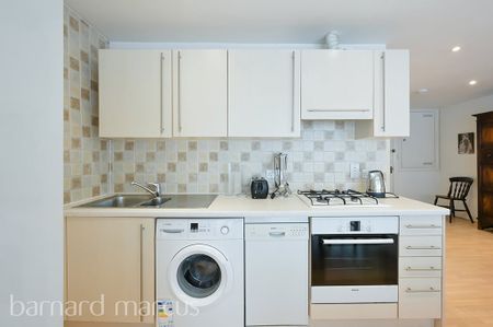 Chiswick High Road, London - Photo 4