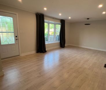 For Lease - 98 Thornton (Main Floor) Avenue, Bradford West Gwillimb... - Photo 2