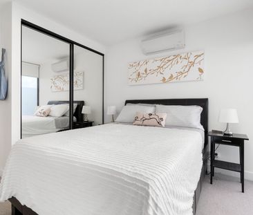 Bright Two Bedroom by Central Prahran - Photo 6