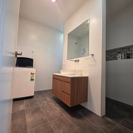 Fully Furnished Studio - Photo 4