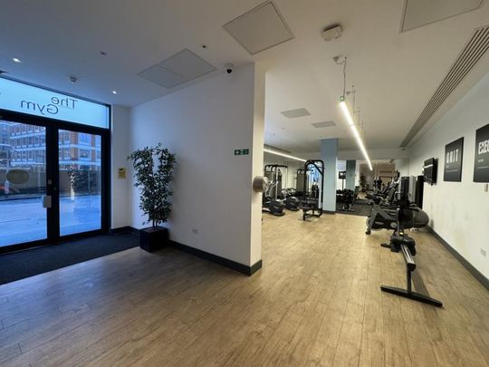 Fairfield Avenue, Staines, Surrey, TW18 - Photo 1