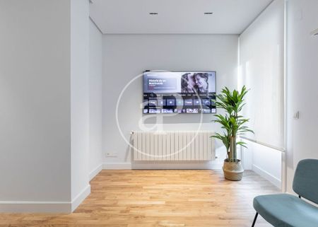 2 bedroom luxury Flat for rent in Madrid, Spain - Photo 3