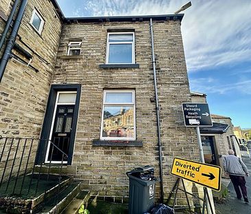 67 Saddleworth Road, Greetland - Photo 6