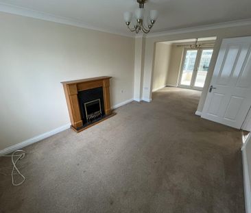 4 bedroom detached house to rent - Photo 3