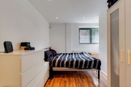 Chicksand Street, Aldgate East, London - Photo 5