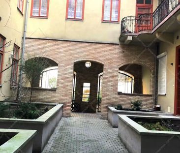 Freshly renovated studio few steps from the Uni in Tűzoltó utca | P... - Photo 2