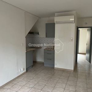 Appartement de village avec petite cour, - Photo 2