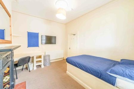 Room 1, 16 Claremont Terrace - Photo 3