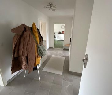 Großzügige 3-Zimmer-Wohnung mit Balkon und Garten - Photo 1