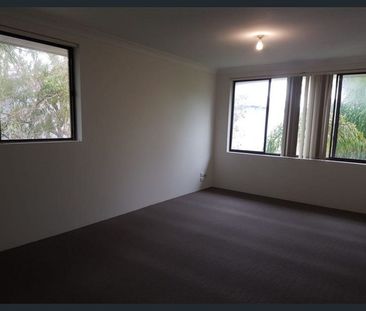 15/115 Frank Street, Labrador, Qld 4215 - Photo 2