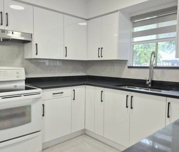 11166 80 Avenue, Delta - Photo 1