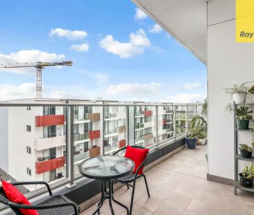 “STUNNING TOP FLOOR APARTMENT” - Photo 1