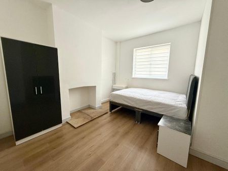 5 bedroom terraced house to rent - Photo 2