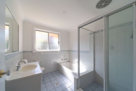 New Paint , New Carpet , New Fans ! - Photo 3