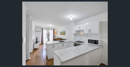 Fully Furnished Stylish Apartment in Heart of CBD - Photo 2