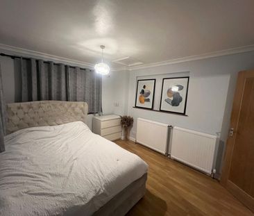 Room in a Shared House, Swinburne Crescent, CR0 - Photo 5