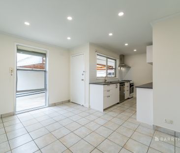 BEAUTIFUL FAMILY HOME - Photo 6