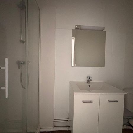 Location Appartement 1 pièce 26m² BORDEAUX 33000 - Photo 3