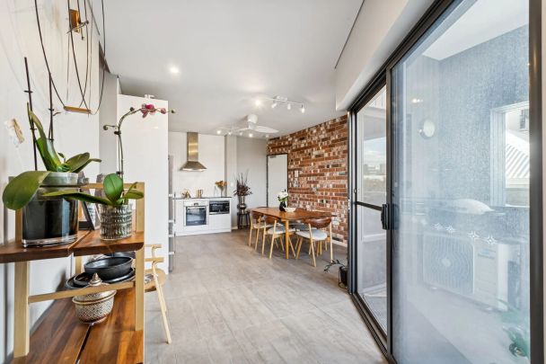 Modern Unfurnished Townhouse in Prime West Perth Location - Photo 1