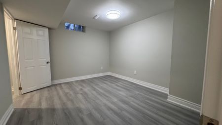 For Lease - 1686 Summergrove Crescent Unit# Bsmt, Mississauga, Ontario - Photo 2