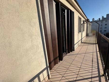 Apartment - Photo 2