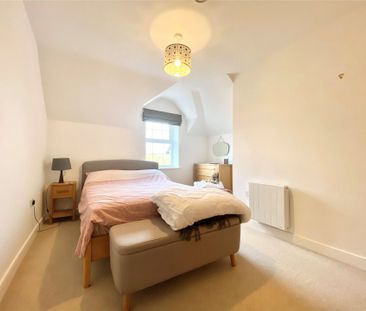 2 bedroom Flat in Saxons Court, Wokingham - Photo 2