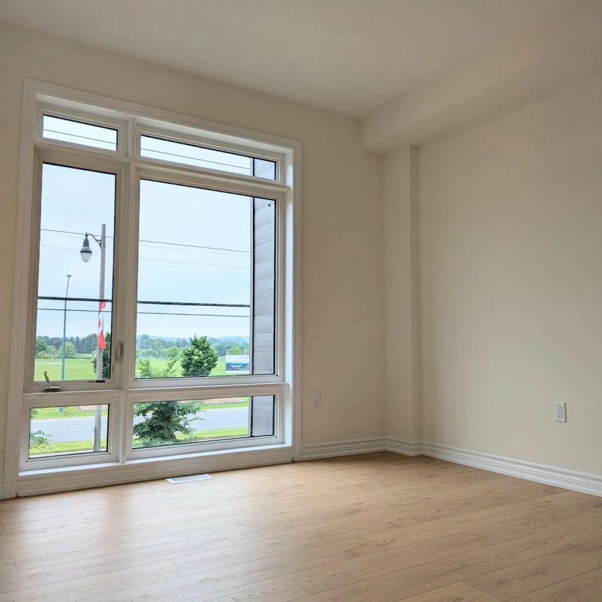 Condo Townhouse For Lease | N9250544 - Photo 1
