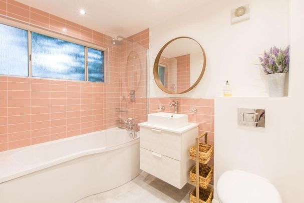 1 bedroom mews to rent - Photo 1