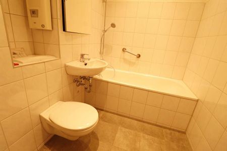 Helle 3-Raumwohnung mit Wanne und Balkon - Photo 4