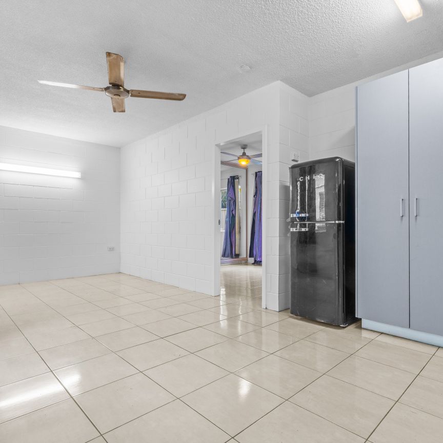 Charming 1-Bedroom Unit in Bungalow - Photo 1