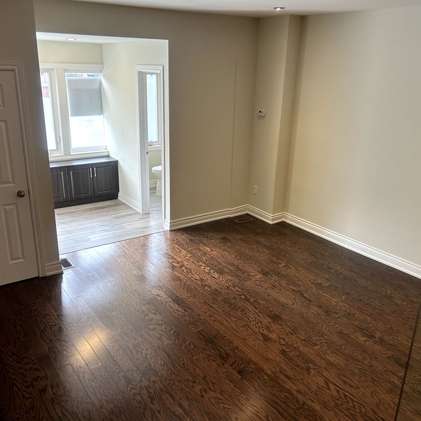 For Lease - 1311 Gerrard Street Unit# 1, Toronto, Ontario - Photo 1