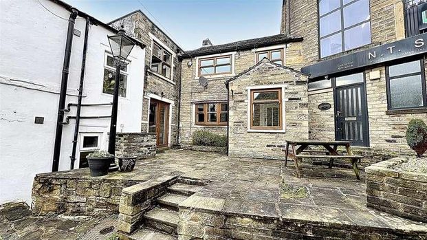 North Road, Kirkburton, Huddersfield, HD8 - Photo 1