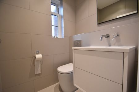 Bulstrode Court, Gerrards Cross,SL9 - Photo 4