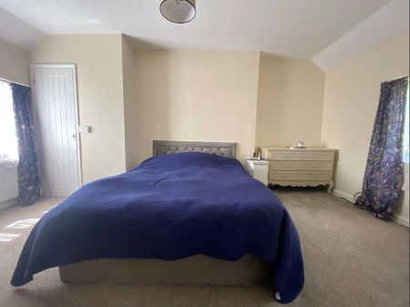 3 bedroom end of terrace house to rent - Photo 4
