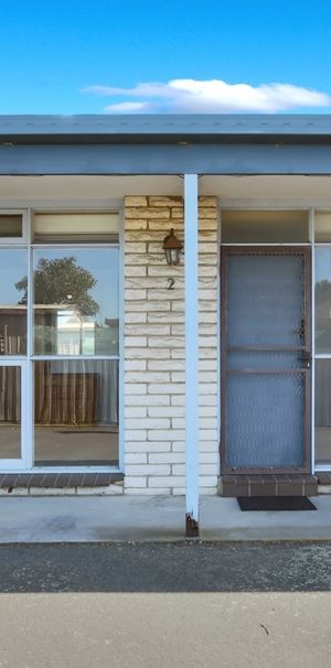 Charming Two-Bedroom Unit Close to Moe CBD - Photo 2