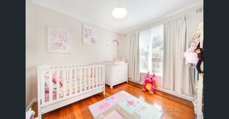 Vintage Polish & A Pretty Outlook - Photo 5