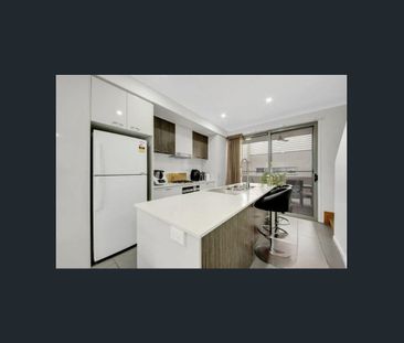 Modern Unit - Photo 5